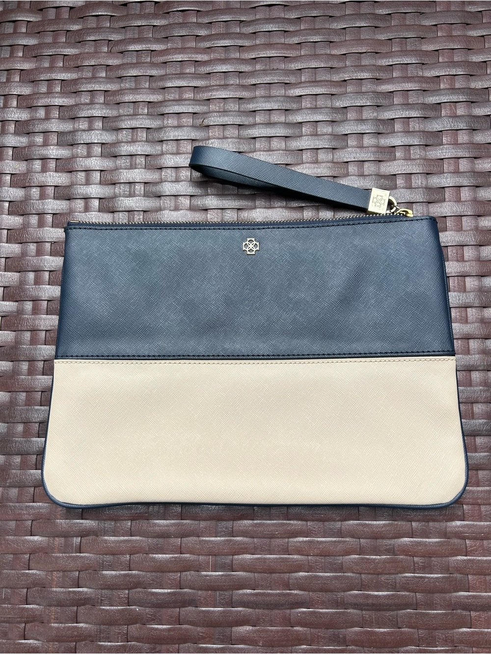 Anne Taylor Cream & Navy Wristlet Clutch NEW w/out tags women’s - college- gift